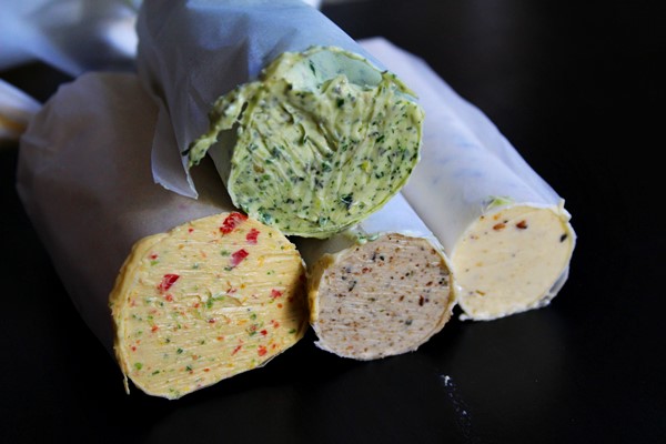 Homemade Herbal Butters: A simple way to add flavor and zest to your meals