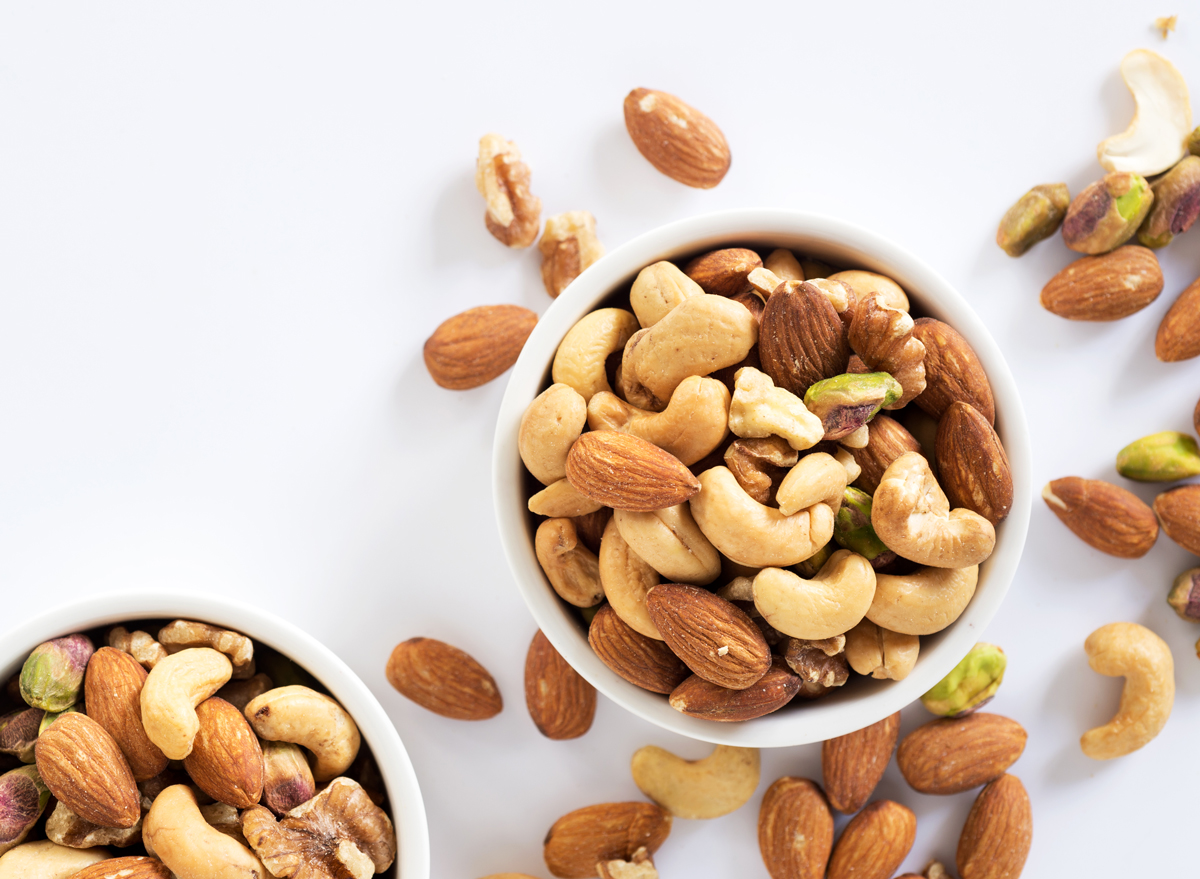 Are You Aware of the Health Benefits of Nuts? Get Informed – Your Body Will Thank You!